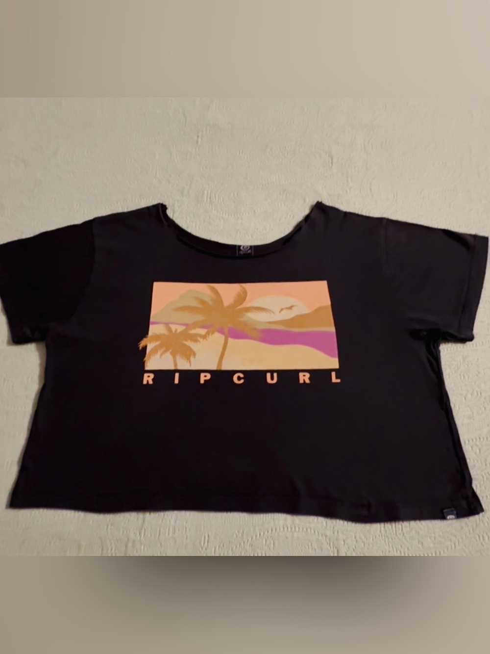 Rip Curl women’s blk graphic Palm tree cropped tee, sm, gently used.